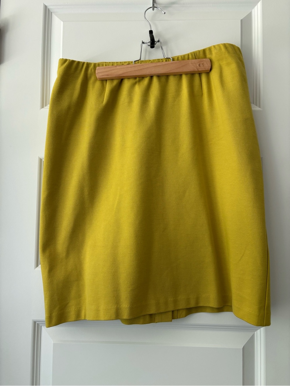 J. Jill Chartreuse Olive Green Stretch Pencil Skirt Size M Back Zipper